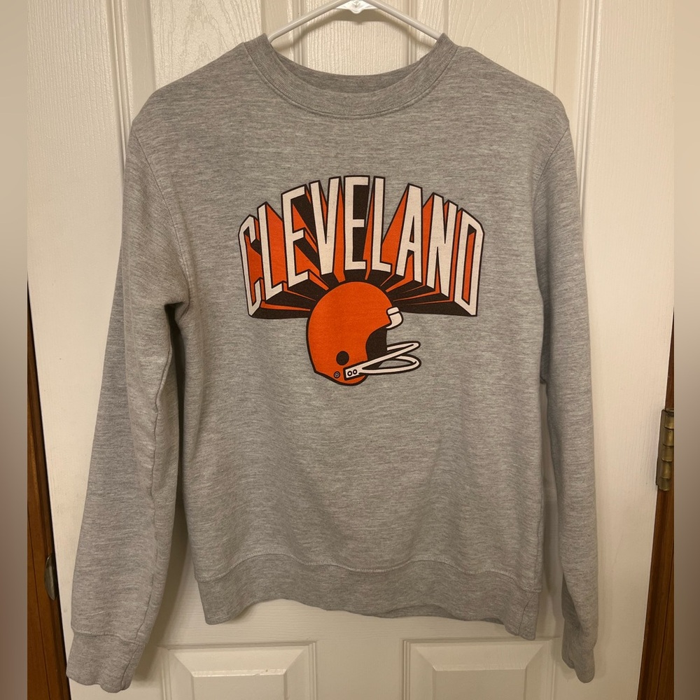 Cleveland Browns women’s XS pullover sweatshirt